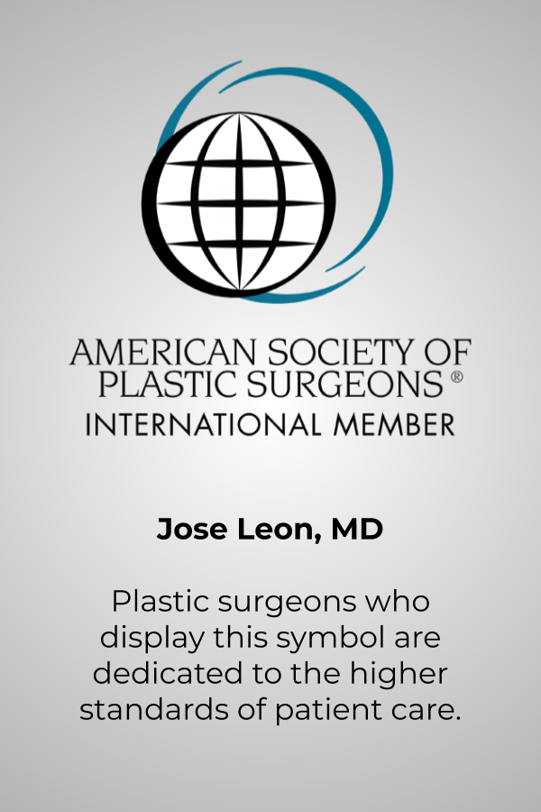 Dr. José León, MD, board certified plastic surgeon Santo Domingo, plastic surgeon Dominican Republic
